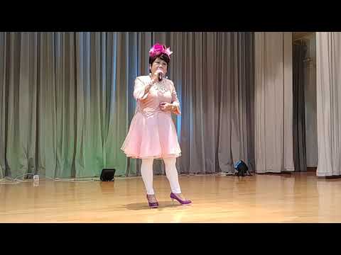 雨中康乃馨 - Connie