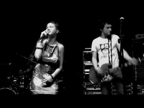 Bomba Estereo -