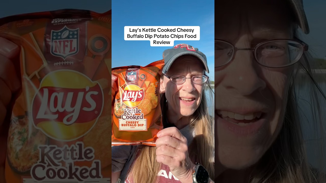 Does it taste like chicken? Lay’s Cheesy Buffalo Dip Potato Chips Food Review 