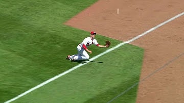 PHI@STL: Piscotty lays out for a diving grab in right