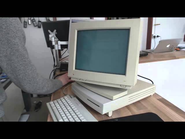 Macintosh LC II - Walk-around - YouTube