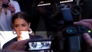 Download Lagu Salma HAYEK \u0026 François Henri PINAULT @ Paris 2 october 2015 show Balenciaga Fashion Week MP3