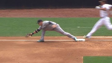 SEA@SD: Cano, LoMo combine for nice play on grounder