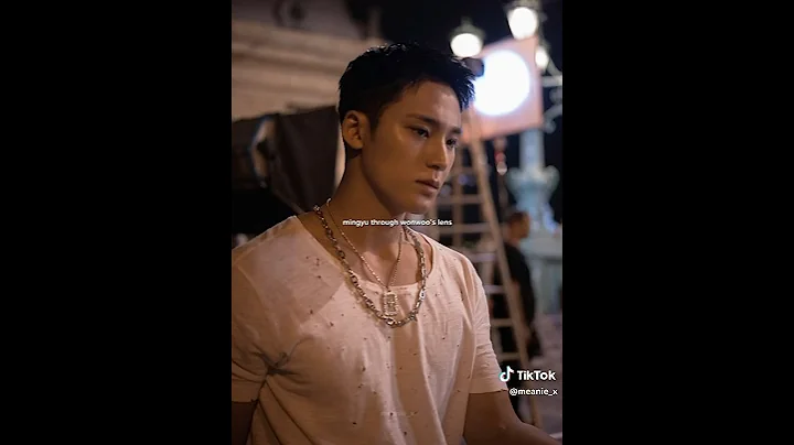 his favorite scenery to take ￼pictures #meanie #minwon #mingyu #wonwoo #seventeen #민규 #원우 #wongyu