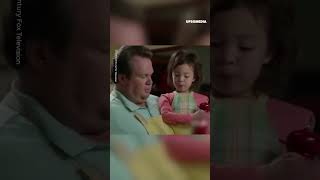 Cam malcriando a su hija en Modern Family #Shorts