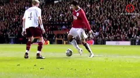 Ronaldinho VS Cristiano Ronaldo ► Splendid Dribbling Skills & Goals