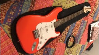 Squier Mini Stratocaster Electric Guitar Review, Awesome Beginner Guitar! Stylish And Sounds Great!