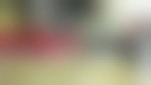 女司机多次恶意变道别车，被男子截停拽下车暴揍，网友：打的好！ - 天天要闻