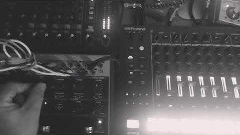 Roland tr8s + behringer crave