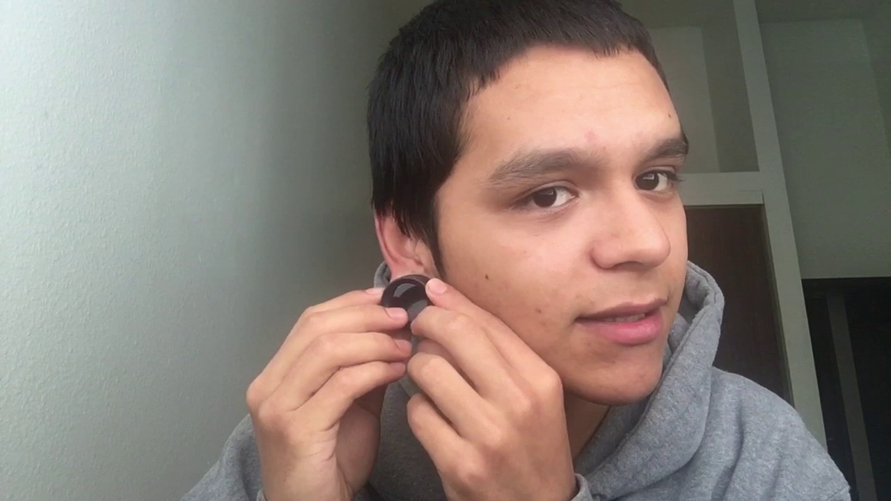 Different ways to stretch your ears - YouTube