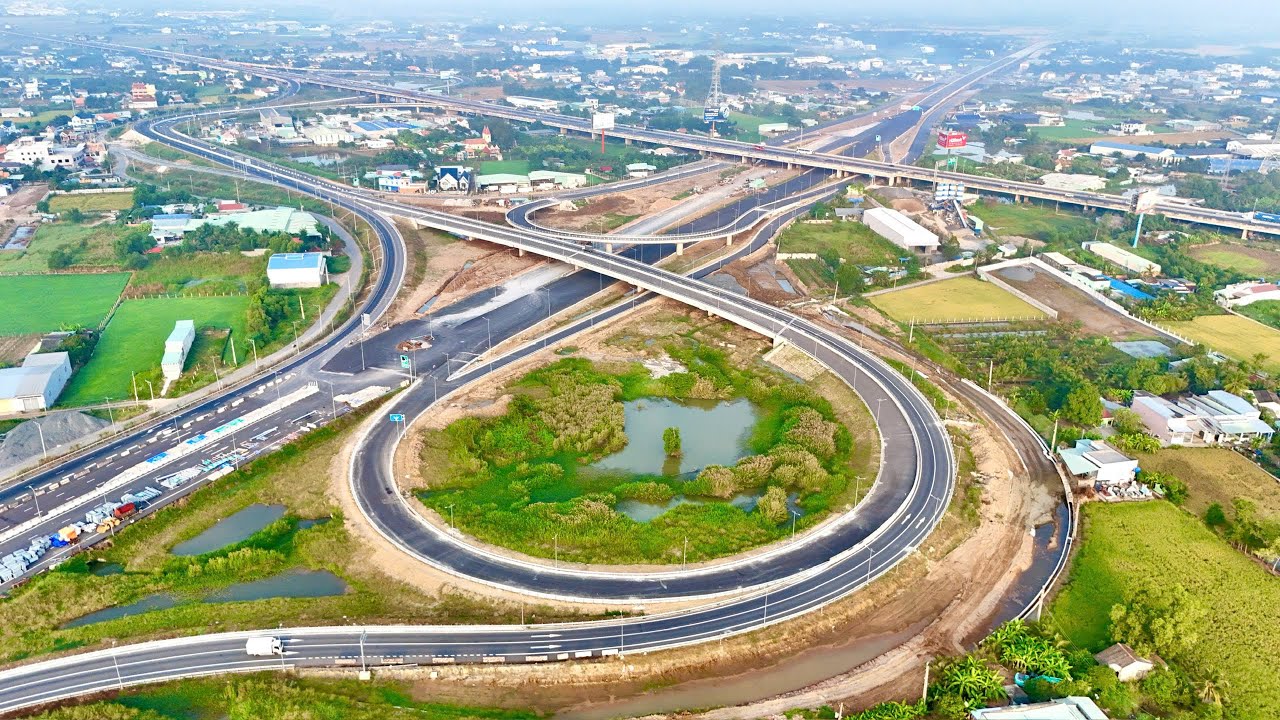 Nút giao Mỹ Yên ngày 17/01/2026, Vành Đai 3 đang tăng tốc để nối vào nút giao này.