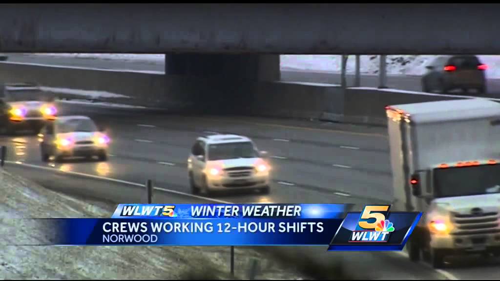 Snow is moving in, crews preparing to keep the roads driveable - YouTube