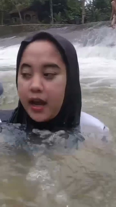Gadis Desa Cantik Mandi Di Sungai