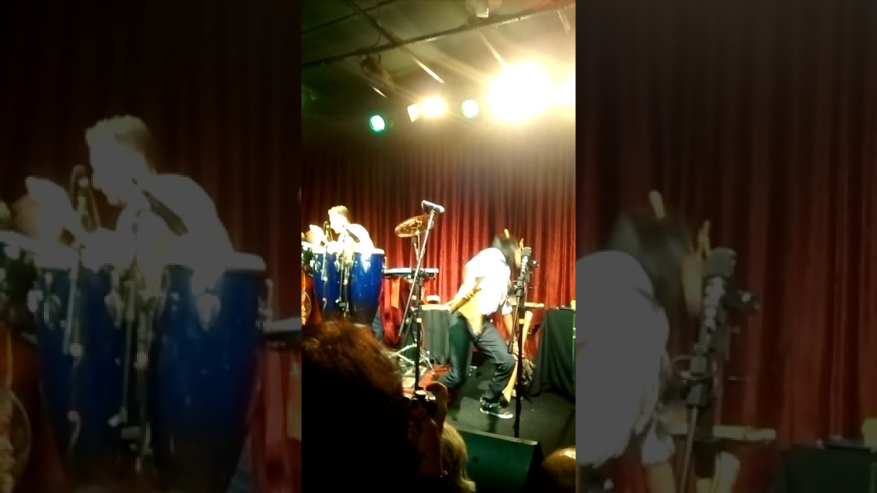 Leo Rojas em são Paulo Brasil música There is a place  20/05/2017