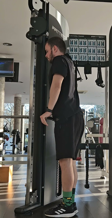 Seated Calf Raise on Smith Machine / Gêmeos Sentado na Smith Machine 