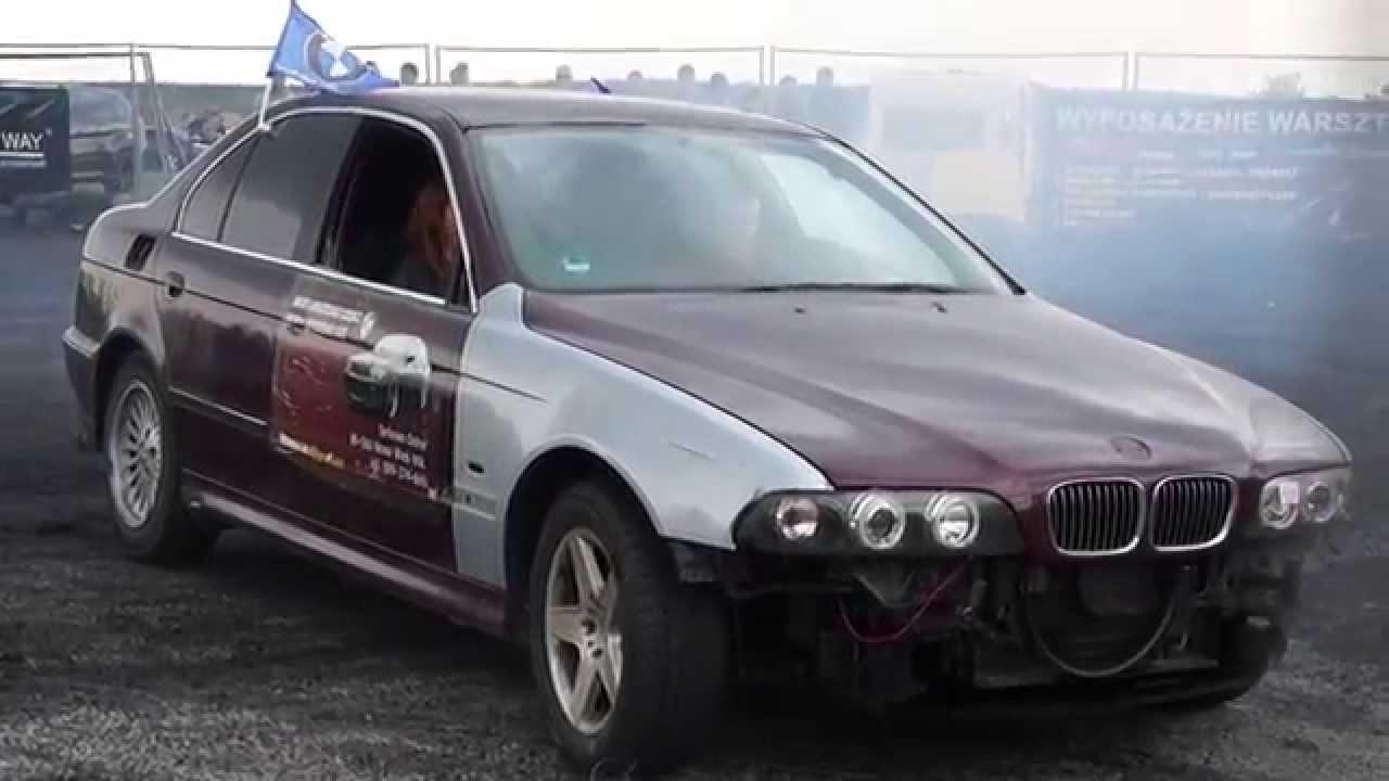 Zlot BMW 2014 Toruń 23 sierpień E39 palenie gumy YouTube