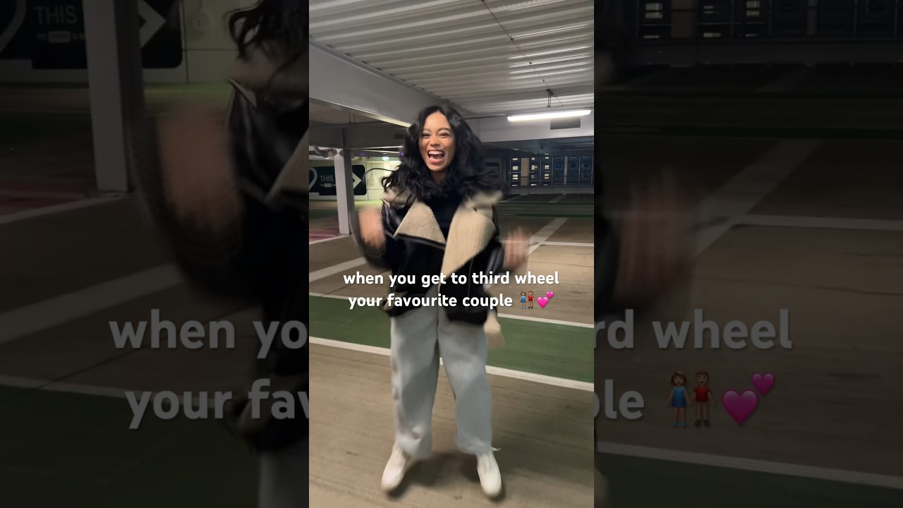 Third wheel goals😂 