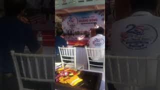 Phát biểu chào mừng của Thầy Sơn Hiệu Trưởng đương nhiệm Trường THCS Hoằng Đông. Phát biểu chào mừng của Thầy Sơn Hiệu Trưởng đương nhiệm Trường THCS Hoằng Đông.