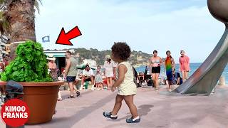 Bushman Prank Scaring People At The Beach. Try Not To Laugh