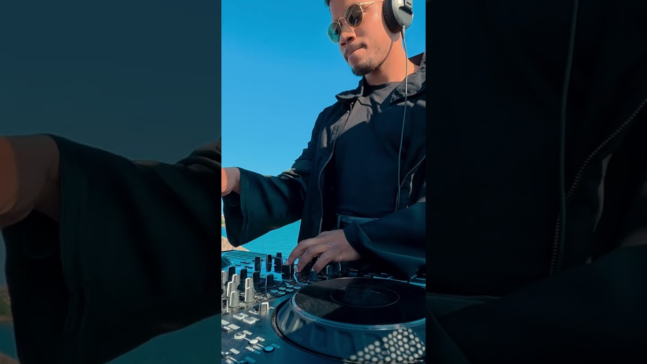 YouTube에서 DJ's Patience: Sea Views, Beats, and Hope for Tomorrow #shorts #djspatience 보기 YouTube에서 DJ's Patience: Sea Views, Beats, and Hope for Tomorrow #shorts #djspatience 보기