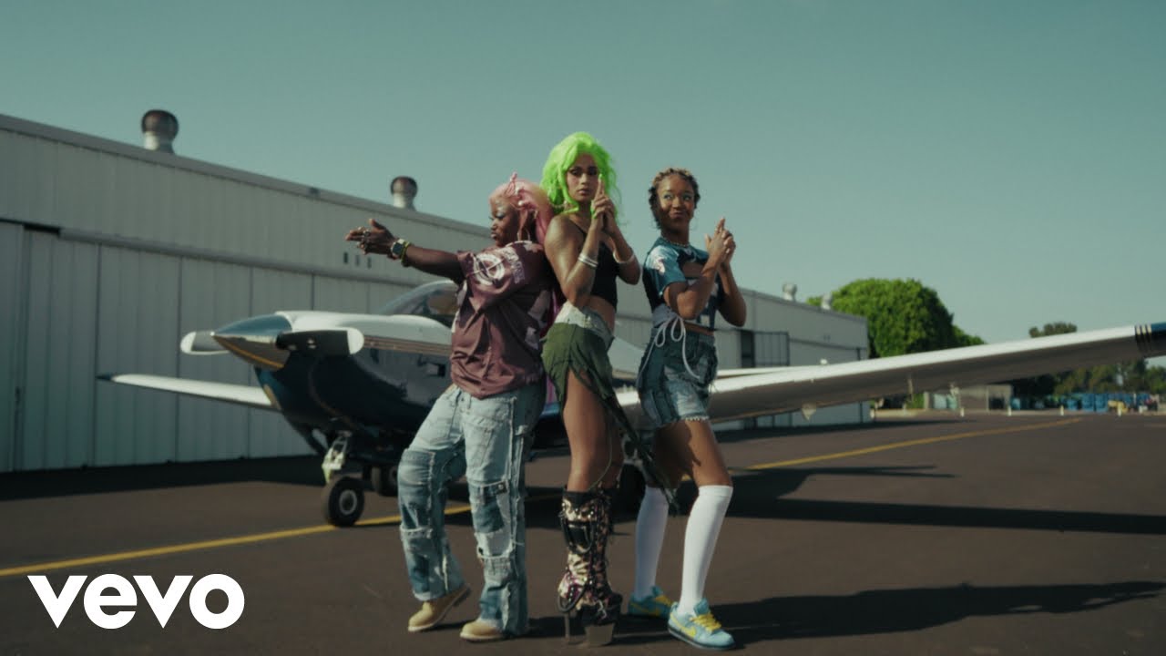 Autumn Paige, Flyana Boss - Let Ya (Official)