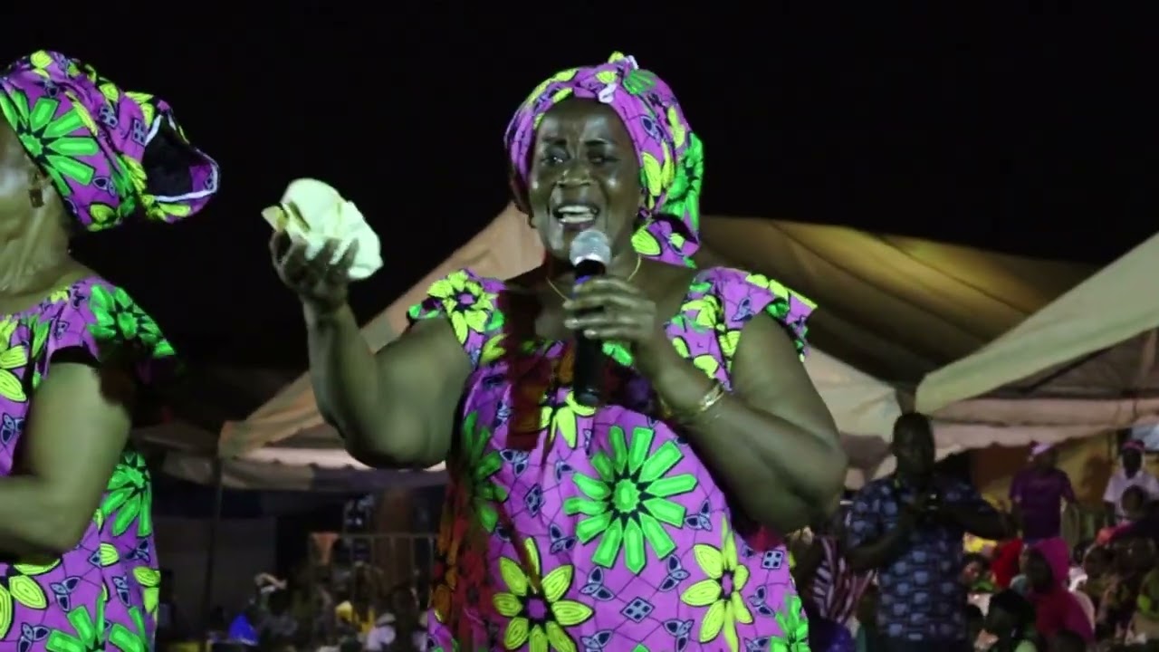 LES CHANTRES DE L'ÎLE DE PATMOS  Nahomie Gnanmine yo sro Noel 24 12 2020