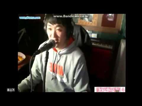 afreecaTV BJ Singing Coat's 5-Octave Vocal Run afreecaTV
