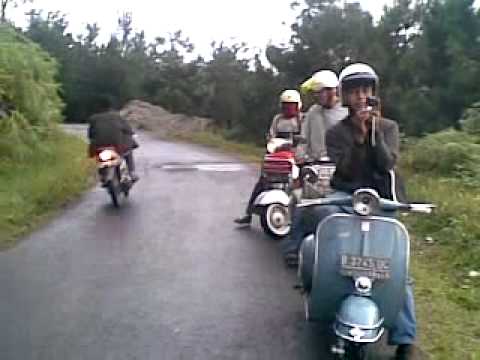 touring vespa 2011 - YouTube