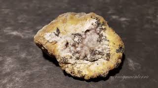 Дендриты окислов марганца. Халцедон. Кристаллы. Manganese dendrites. Сhalcedony. Crystals.