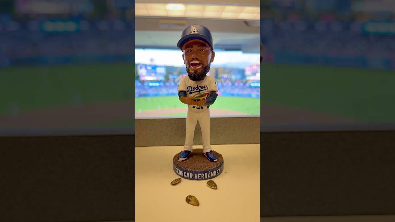 Teoscar Hernández sunflower seeds bobblehead at #DodgerStadium