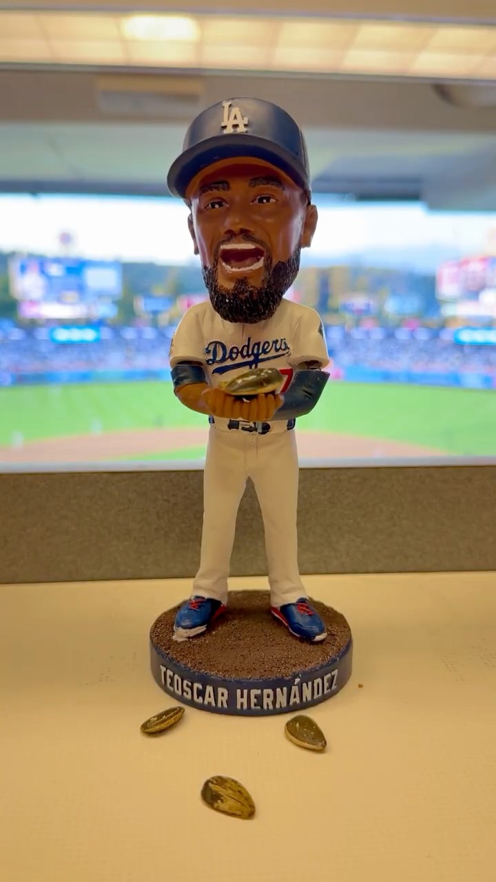 Teoscar Hernández sunflower seeds bobblehead at #DodgerStadium