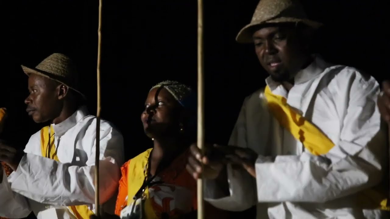 Comores Mohéli Danse traditionnelle / The Comoros Mwali Local dance