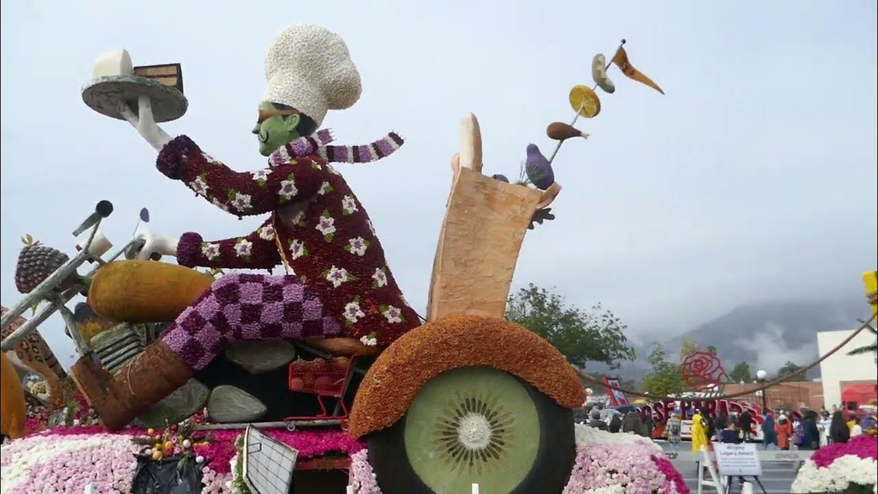Trader Joes Rose Parade Float Floatfest Pasadena California USA January