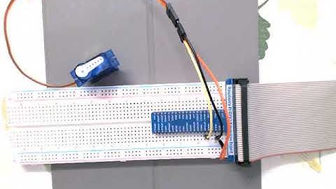Raspberry Pi: Servo Sweep demo (Student work/ JW)