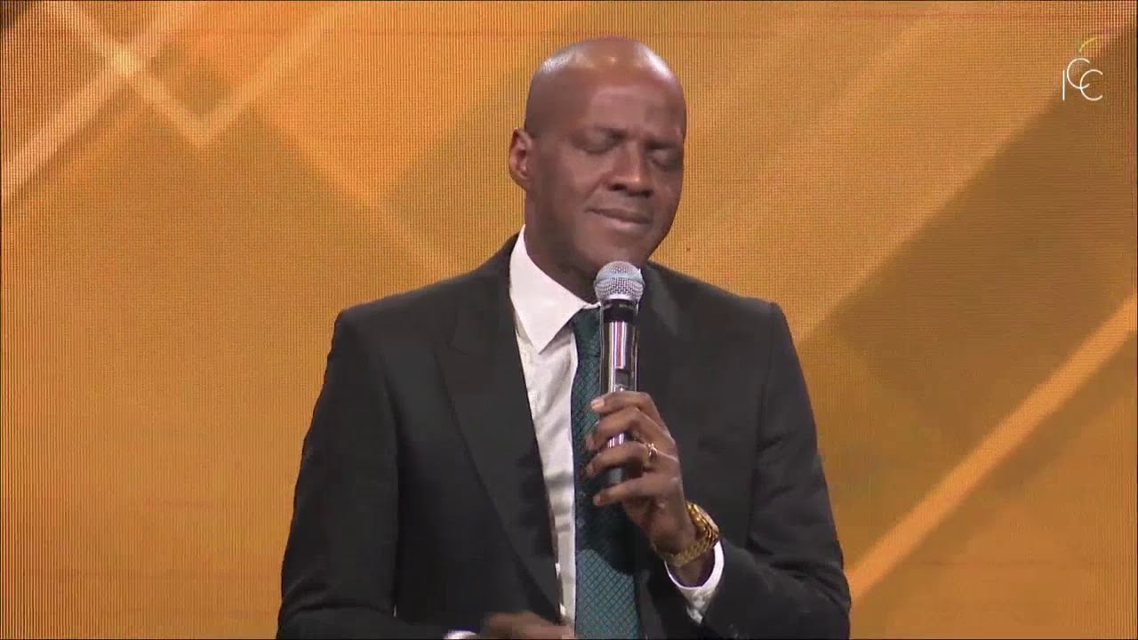 TOTALE ADORATION 2019