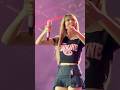 BLACKPINK # Excuse me, Lisa, is the one in front of you a key chain? #Taiwan Concert