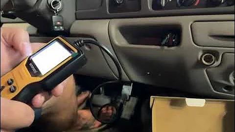 MOTOPOWER MP69033 Pro OBD2 Scanner, Is it easy to use?