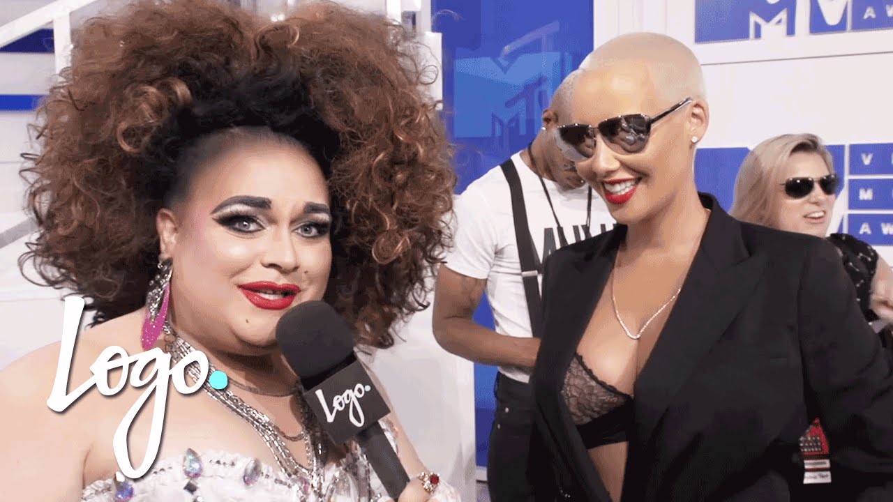 At the VMAs, Is the Game of Costumes Over?