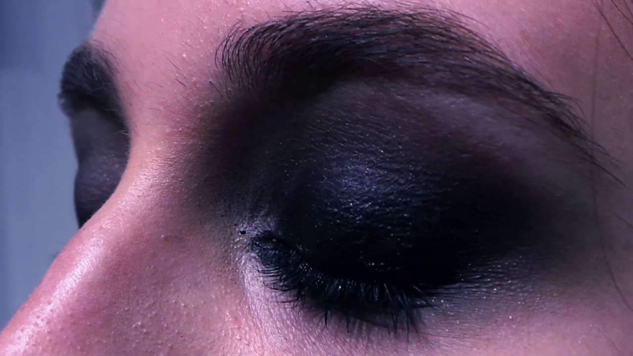 MASTERCLASS SMOKEY EYES - La lezione di Simone Belli