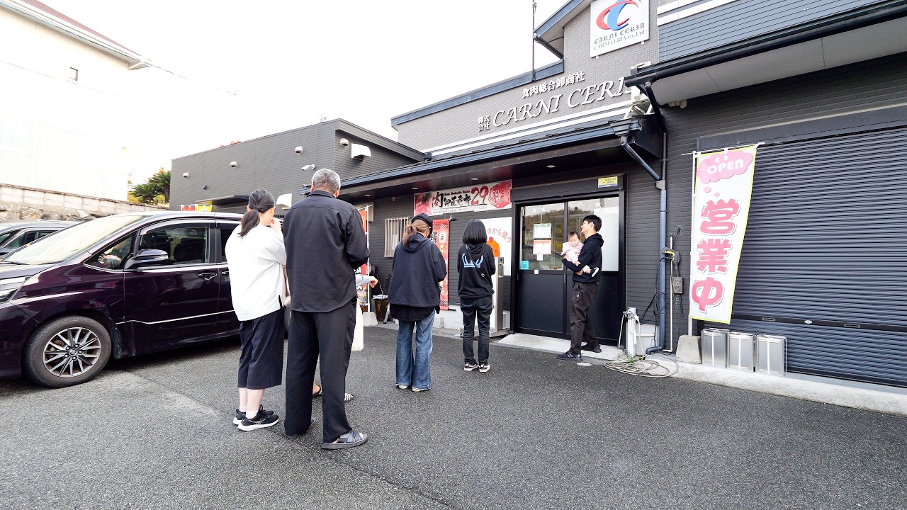 １０００円で唐揚げ詰め放題！福岡の激安弁当屋さんが凄すぎる