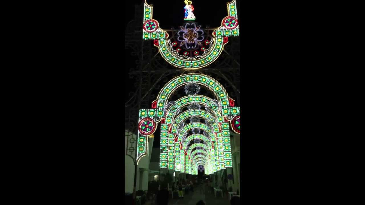 Epica accensione delle luminarie nel Salento