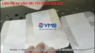 Automatic bag paging labeling machine
