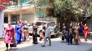 Cô giáo đặc biệt của lớp học tiếng Anh vỡ lòng cho người cao tuổi