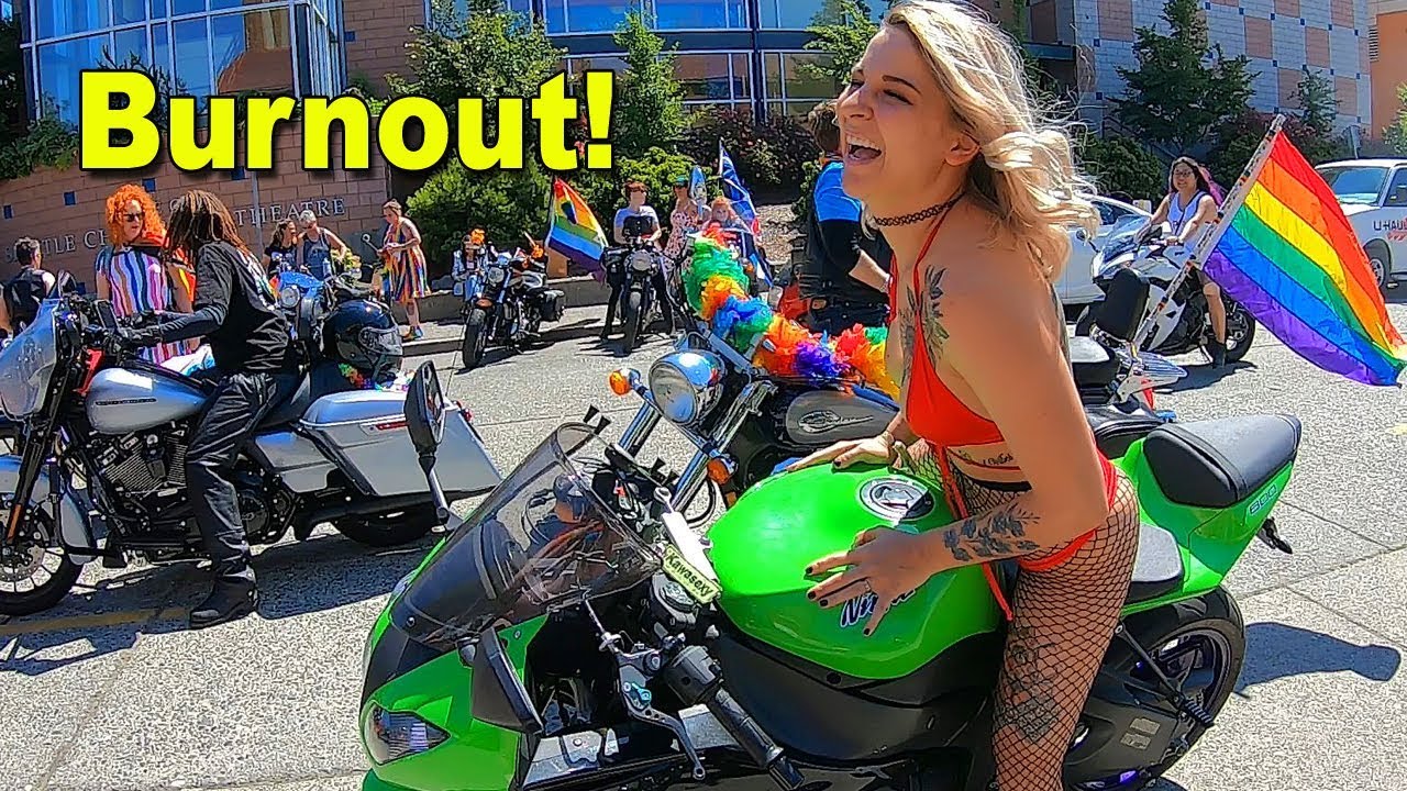 That's How You Park A Bike! Girl Burnout Motorcycle Hot Day Seattle