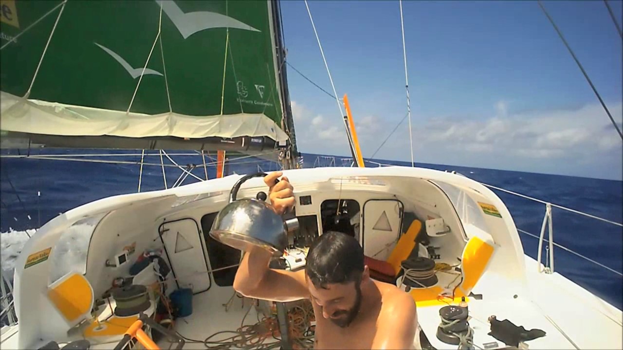 J71 : Avant l'Equateur, c'est douche pour Louis Burton ! / Vendée Globe