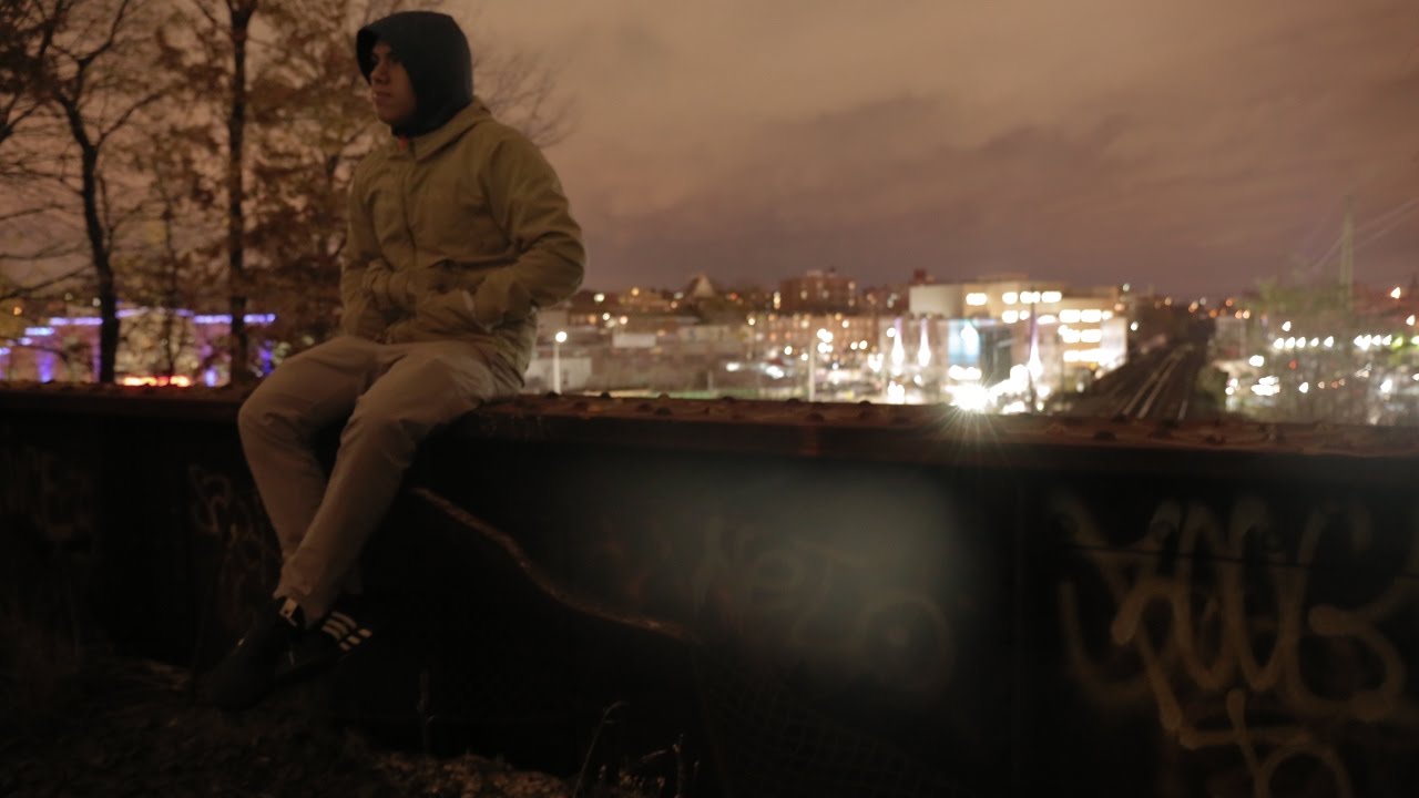 SNEAKING INTO ABANDON RAILROAD IN NYC!!!