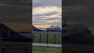 #atlasair #747 #takingoff into the sunset at #sydneyairport