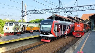 Download Lagu TOP RAMAINYA KERETA API DI STASIUN GAMBIR JAKARTA !! Spesial Lokomotif RnB, Kereta Argo, KRL China MP3