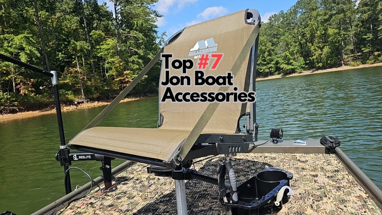 7 MUST HAVE Boat Accessories YOU NEED! 