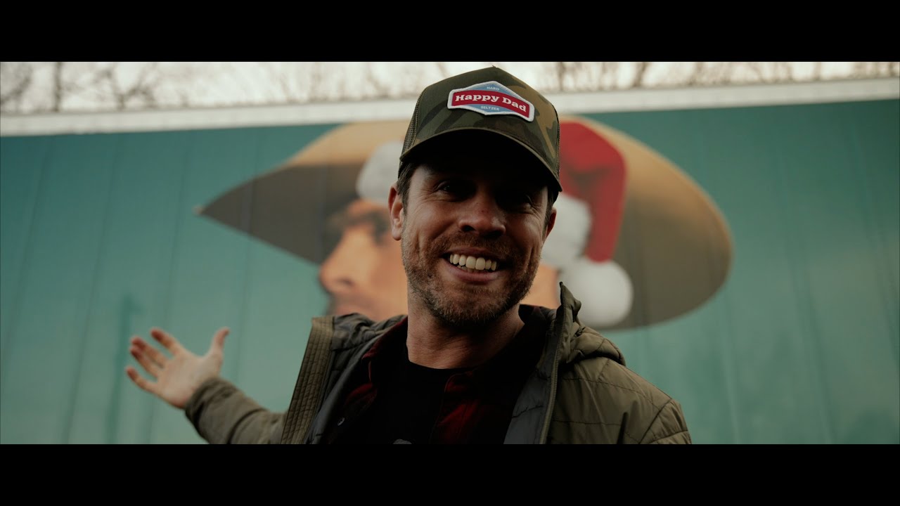 Dustin Lynch Somethin’ That Makes You Smile (Official Music Video